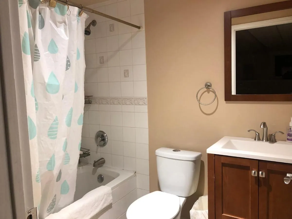 Homestay Citadel Hill Cr Community! Apartment Calgary