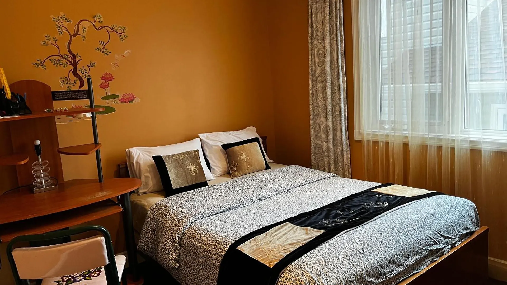 Citadel Hill Cr Community! Apartment Calgary Homestay